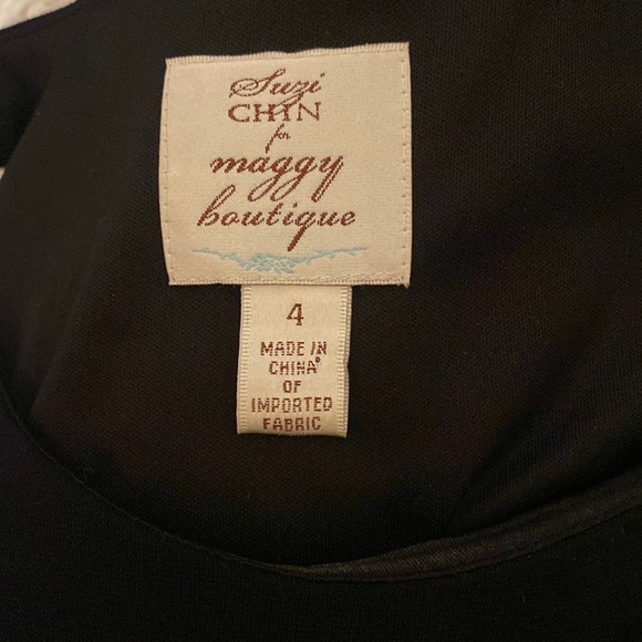 Fine Knit Dress with Sequined Asian Adornment - Picture 5 of 5